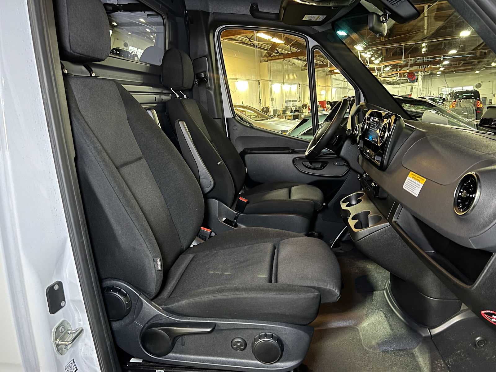 2025 Mercedes-Benz Sprinter Cargo Van 2500 Standard Roof I4 Diesel 144" RWD