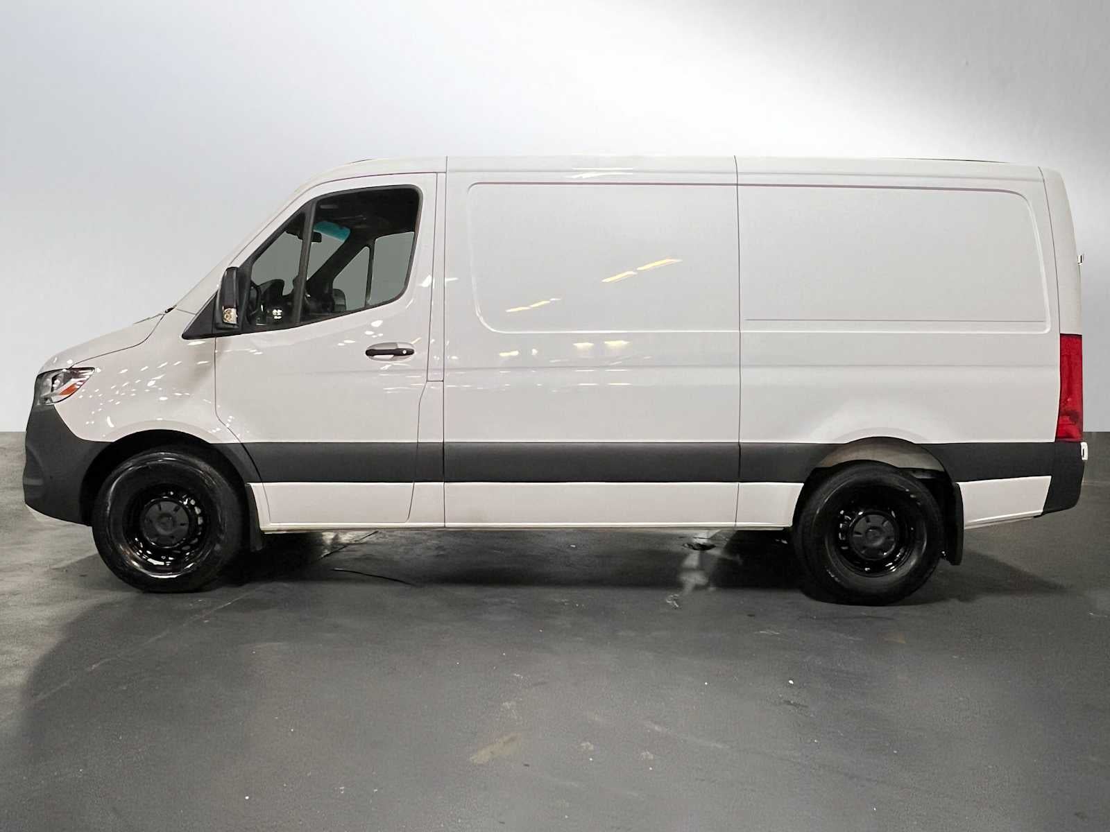 2025 Mercedes-Benz Sprinter Cargo Van 2500 Standard Roof I4 Diesel 144" RWD