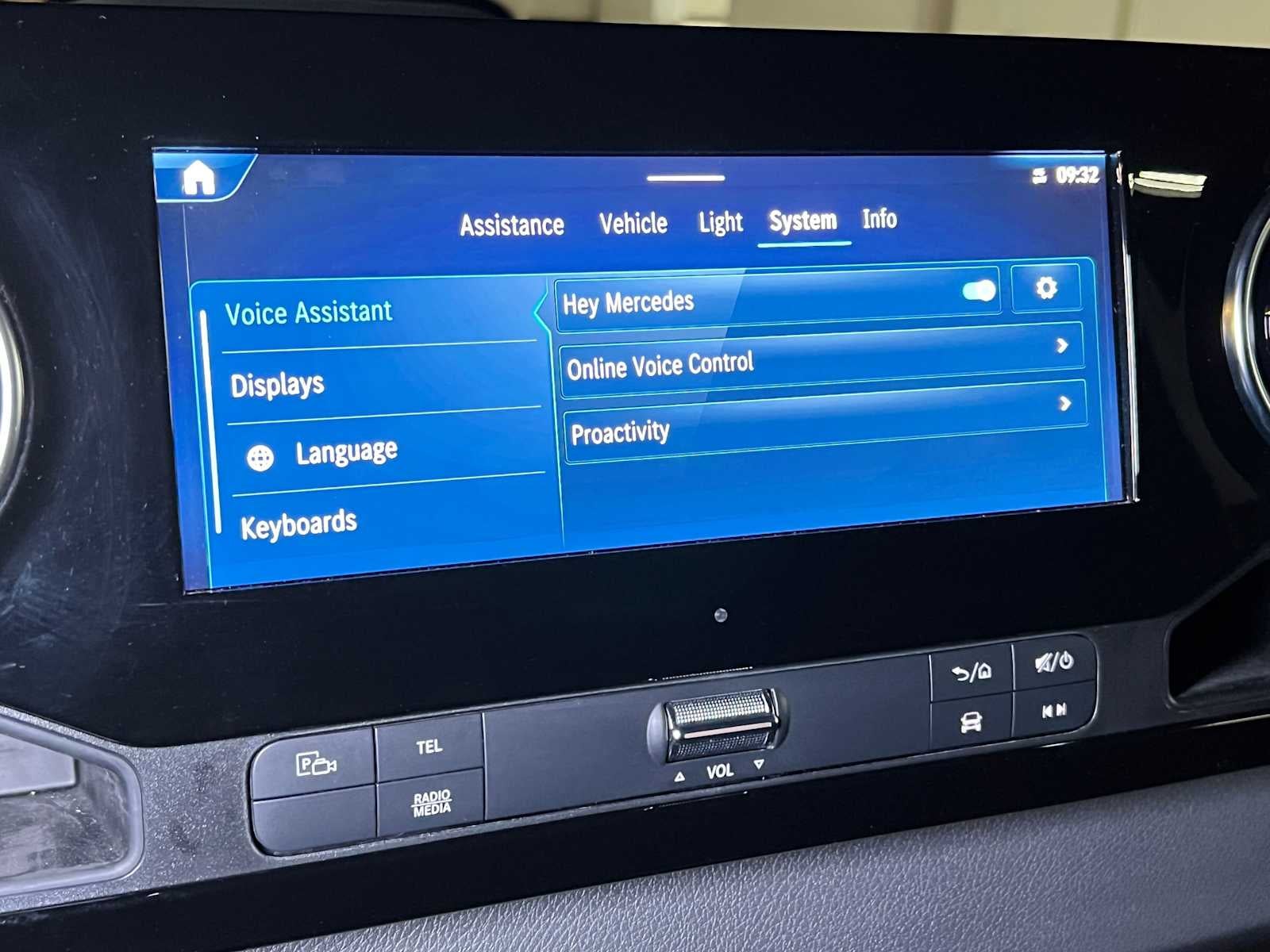 2026 Mercedes-Benz Sprinter 2500 Standard Roof I4 Diesel 144 RWD