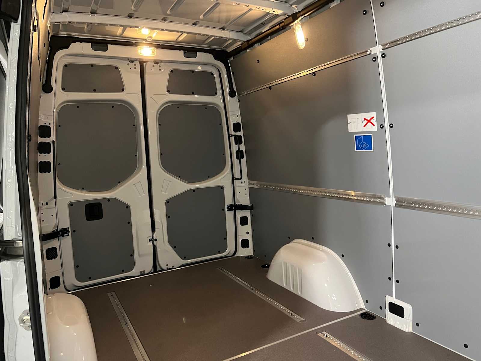 2026 Mercedes-Benz Sprinter 2500 Standard Roof I4 Diesel 144 RWD