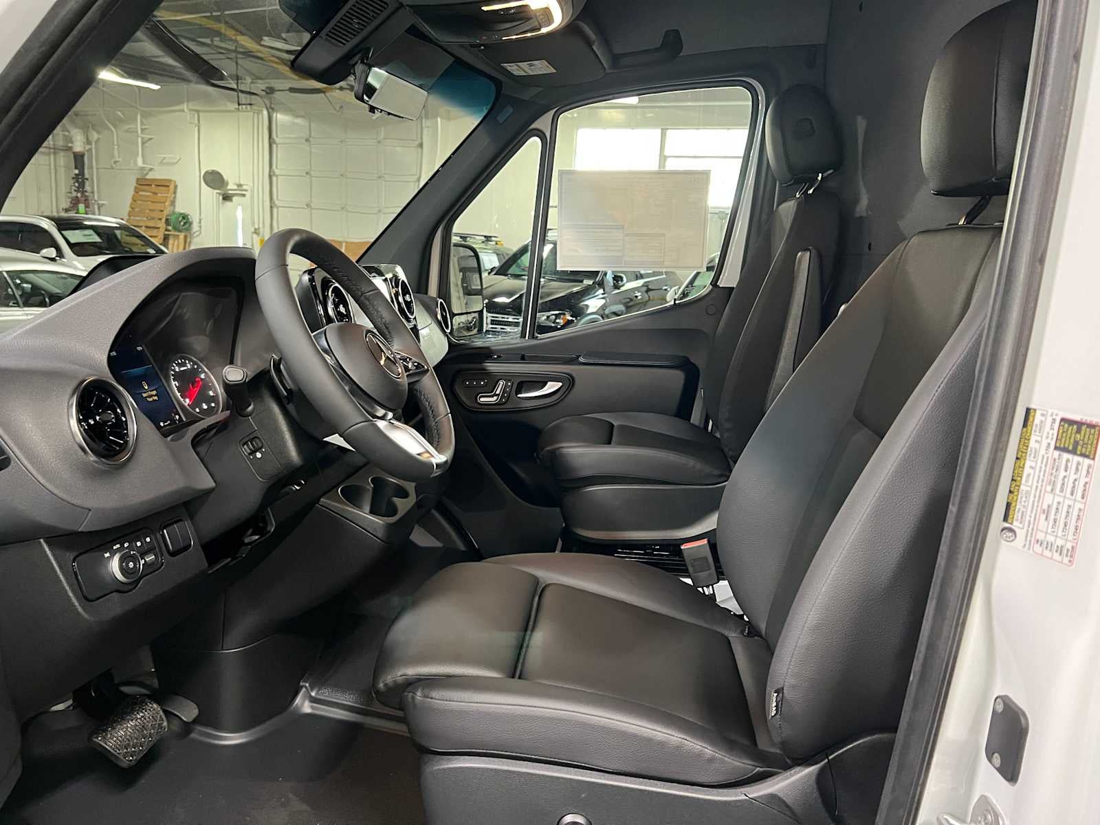 2026 Mercedes-Benz Sprinter 2500 Standard Roof I4 Diesel 144 RWD
