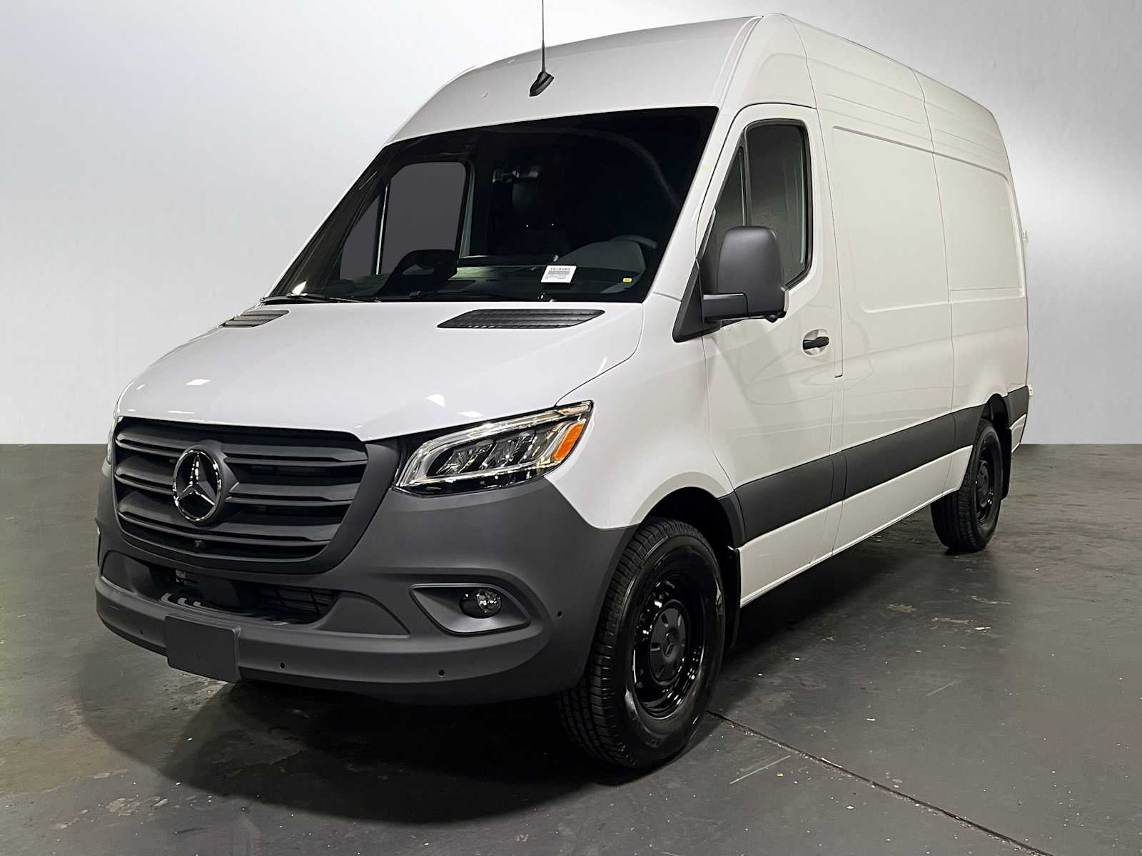 2026 Mercedes-Benz Sprinter 2500 Standard Roof I4 Diesel 144 RWD