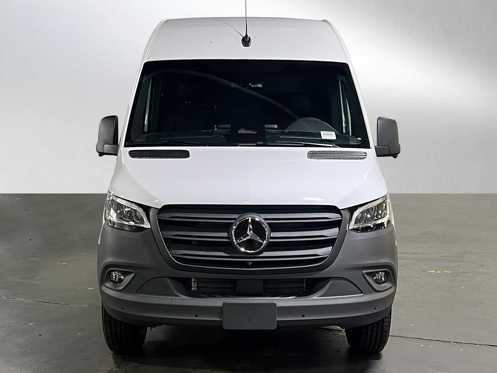 2026 Mercedes-Benz Sprinter 2500 Standard Roof I4 Diesel 144 RWD