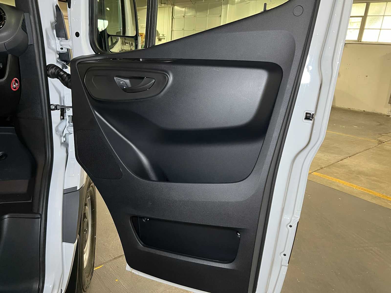 2025 Mercedes-Benz Sprinter Cargo Van 2500 Standard Roof I4 Diesel 144" RWD