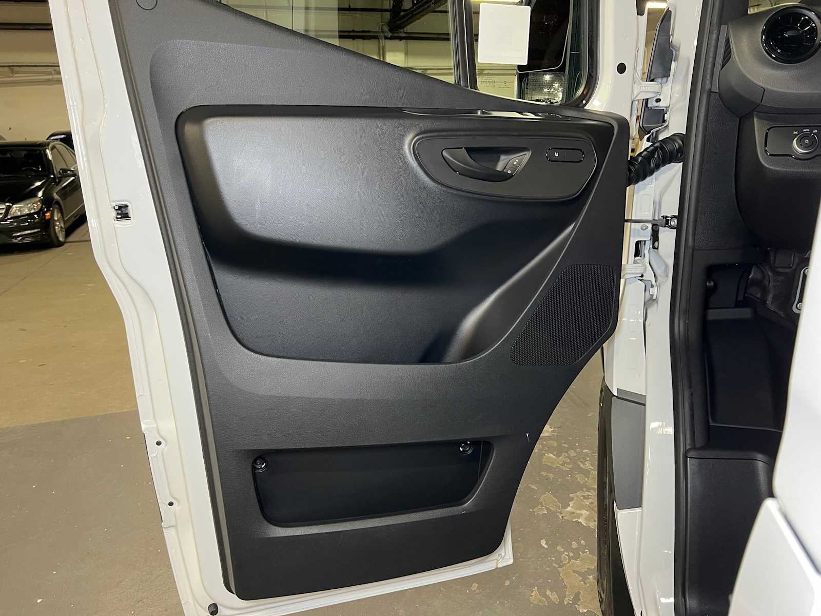 2025 Mercedes-Benz Sprinter Cargo Van 2500 Standard Roof I4 Diesel 144" RWD