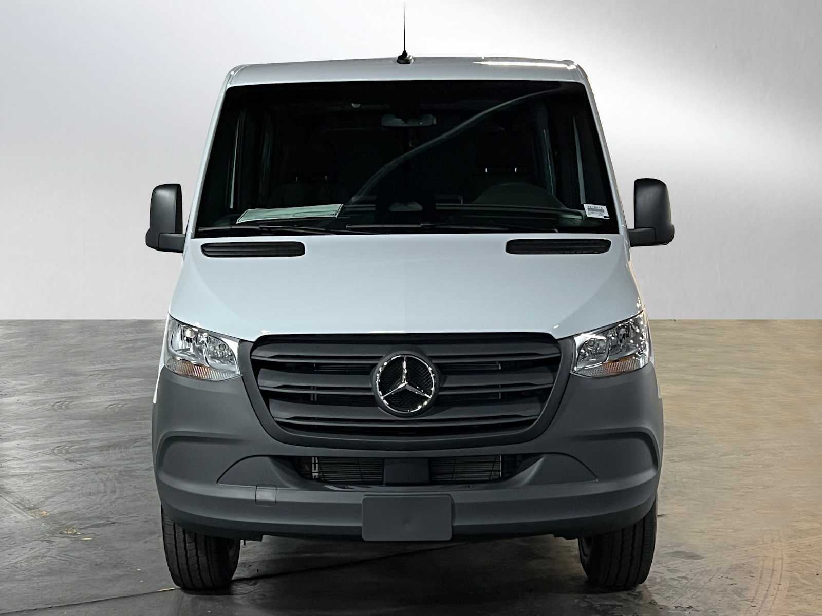2025 Mercedes-Benz Sprinter Cargo Van 2500 Standard Roof I4 Diesel 144" RWD