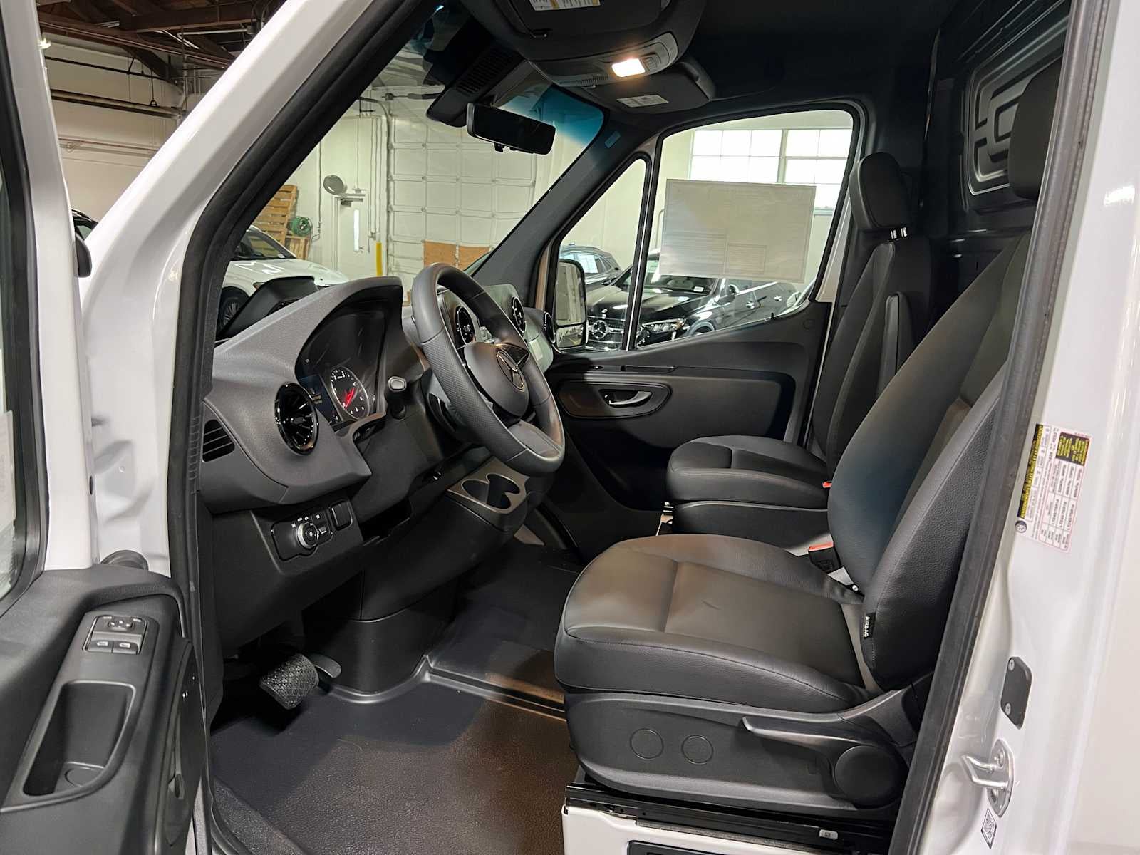 2026 Mercedes-Benz Sprinter 2500 Standard Roof I4 Diesel 144 RWD