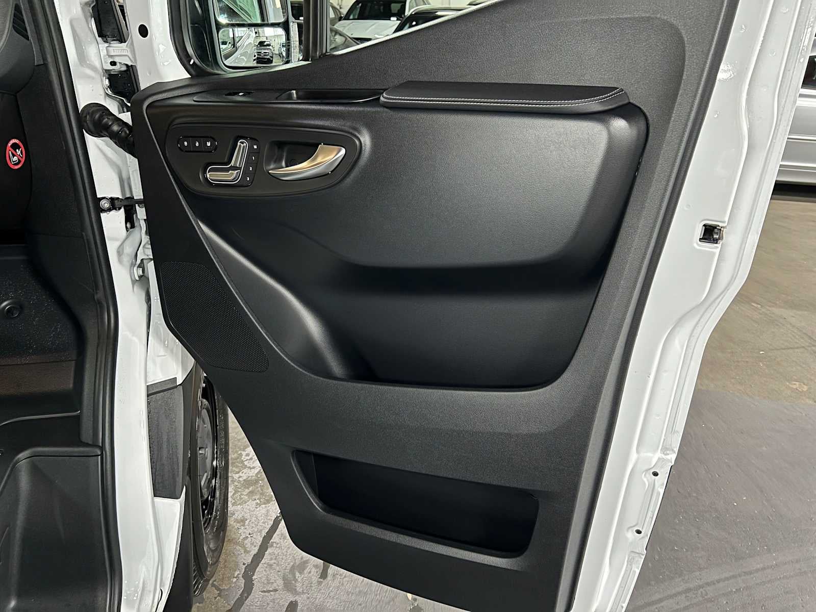 2026 Mercedes-Benz Sprinter 2500 Standard Roof I4 Diesel 144 RWD