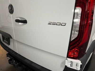 2026 Mercedes-Benz Sprinter 2500 Standard Roof I4 Diesel 144 RWD