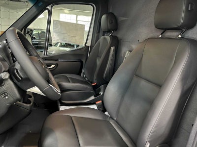2026 Mercedes-Benz Sprinter 2500 Standard Roof I4 Diesel 144 RWD