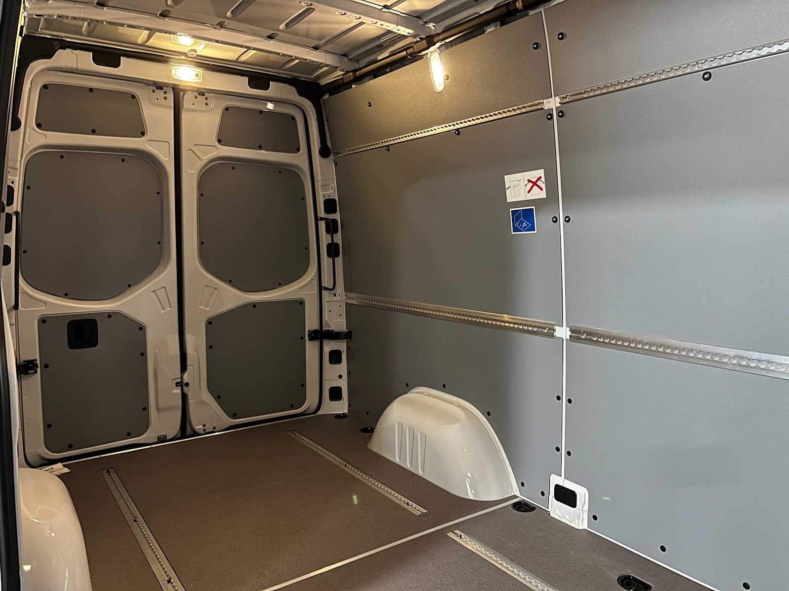 2026 Mercedes-Benz Sprinter 2500 Standard Roof I4 Diesel 144 RWD