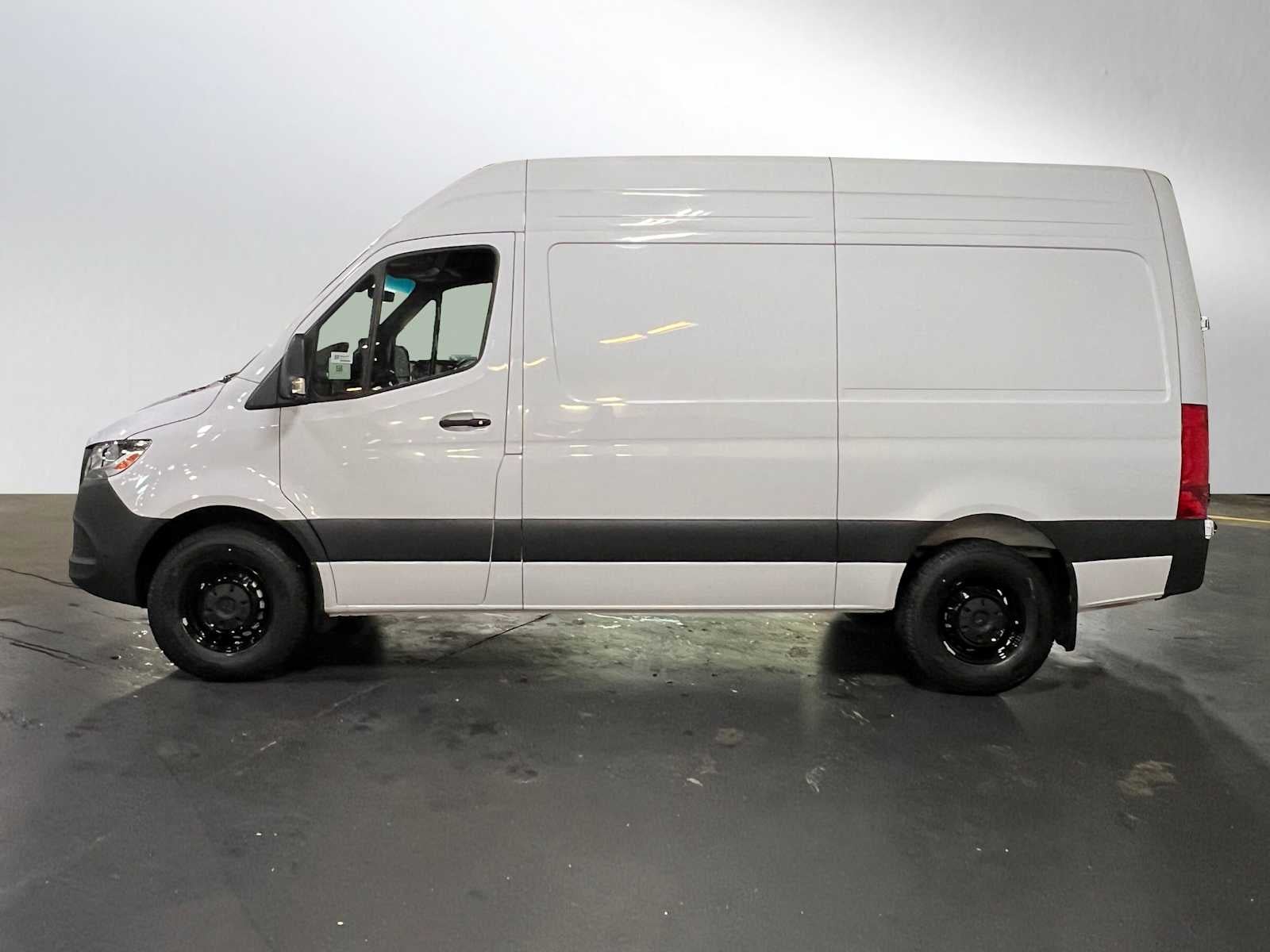 2026 Mercedes-Benz Sprinter 2500 Standard Roof I4 Diesel 144 RWD