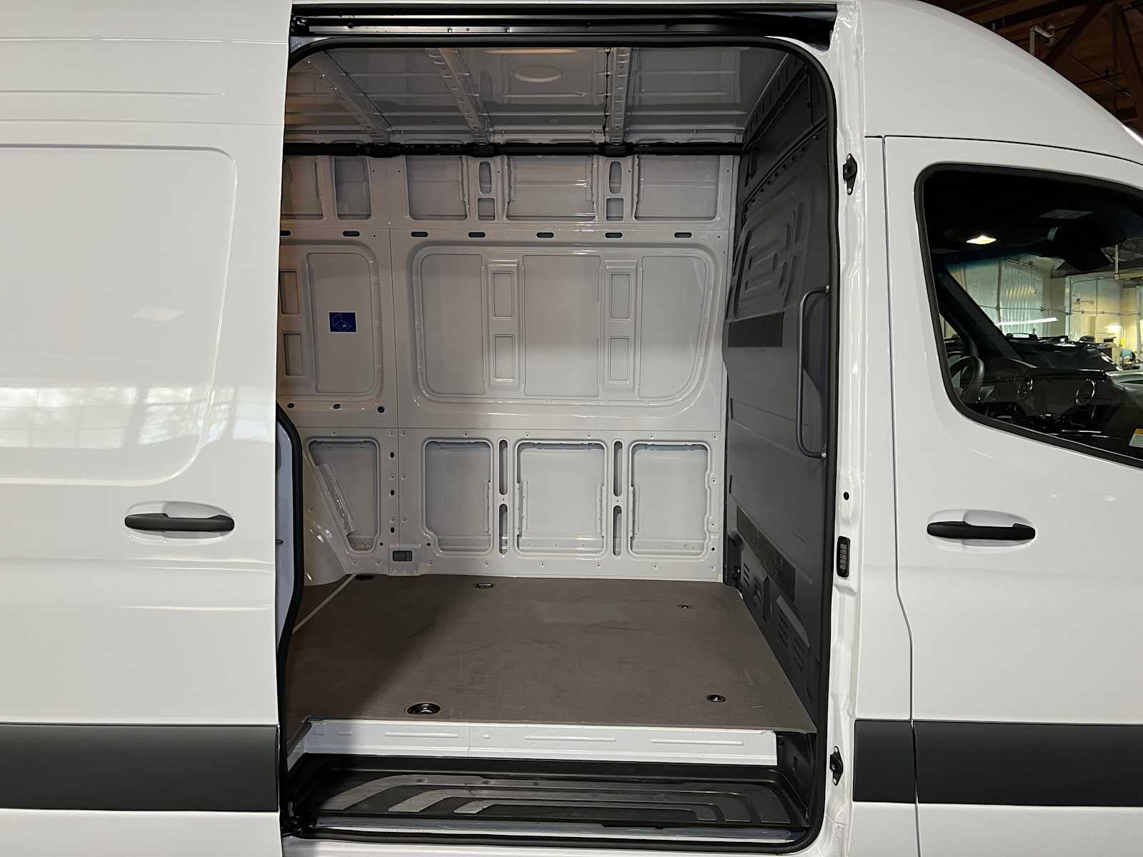 2025 Mercedes-Benz Sprinter Cargo Van 2500 Standard Roof I4 Diesel 144" RWD