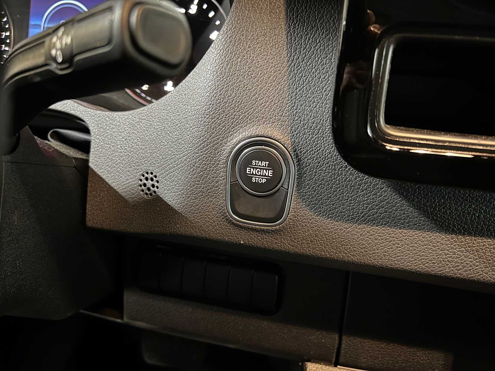 2025 Mercedes-Benz Sprinter Cargo Van 2500 Standard Roof I4 Diesel 144" RWD