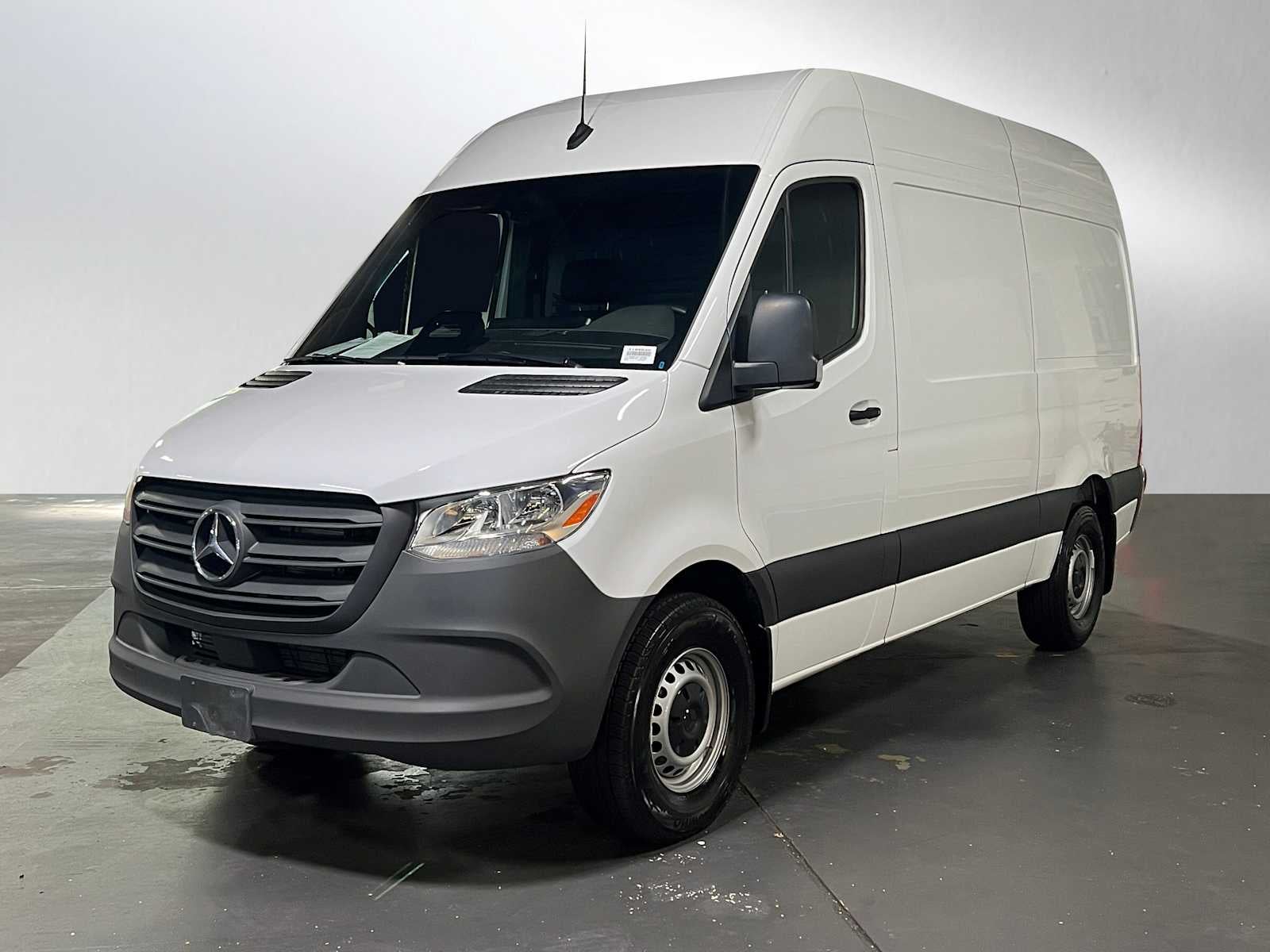 2025 Mercedes-Benz Sprinter Cargo Van 2500 Standard Roof I4 Diesel 144" RWD