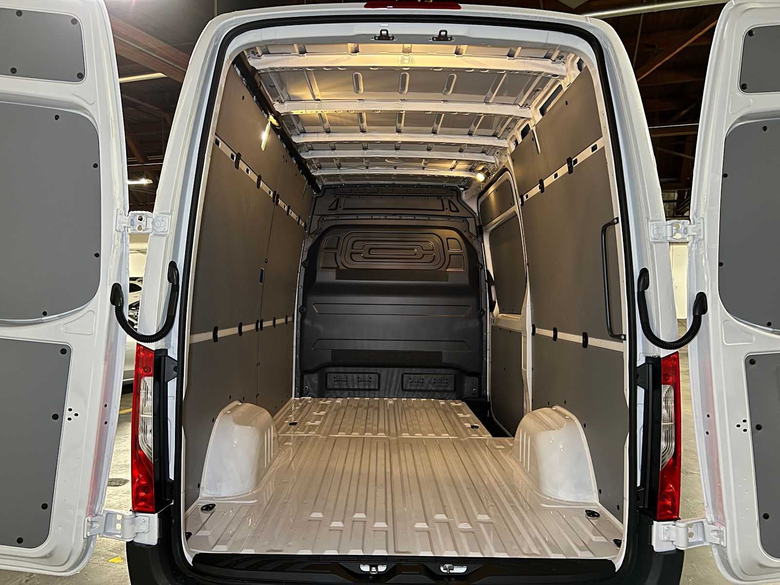 2025 Mercedes-Benz Sprinter Cargo Van 2500 Standard Roof I4 Diesel 144" RWD