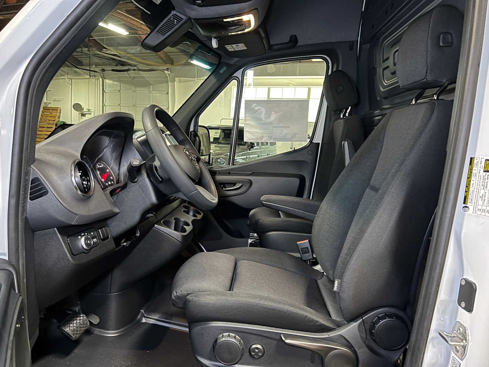 2025 Mercedes-Benz Sprinter Cargo Van 2500 Standard Roof I4 Diesel 144" RWD