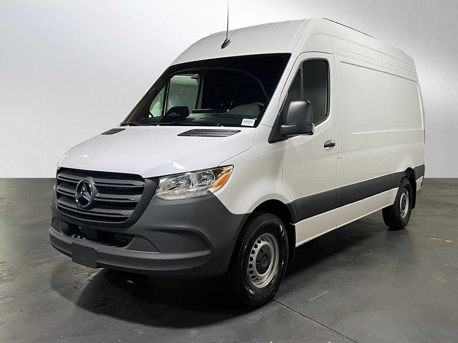 2025 Mercedes-Benz Sprinter Cargo Van 2500 Standard Roof I4 Diesel 144" RWD