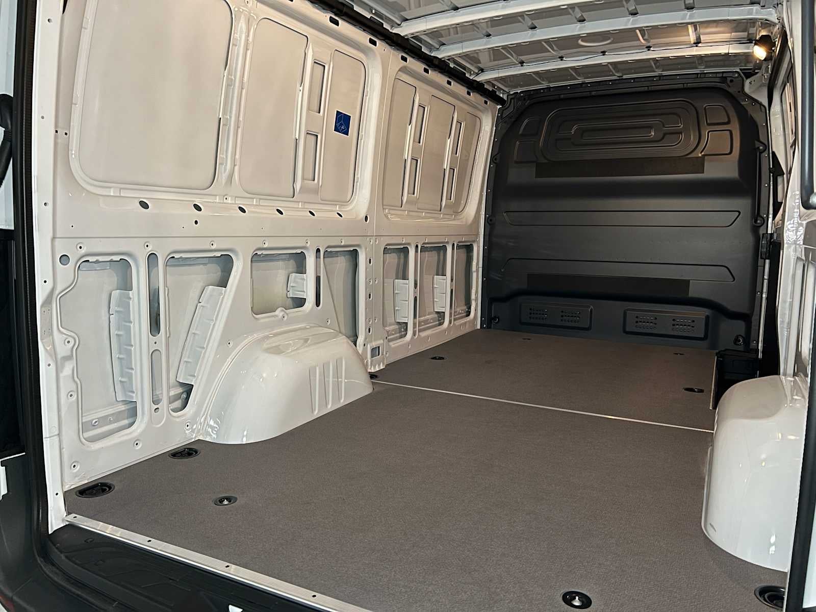 2026 Mercedes-Benz Sprinter 2500 Standard Roof I4 Diesel 144 RWD