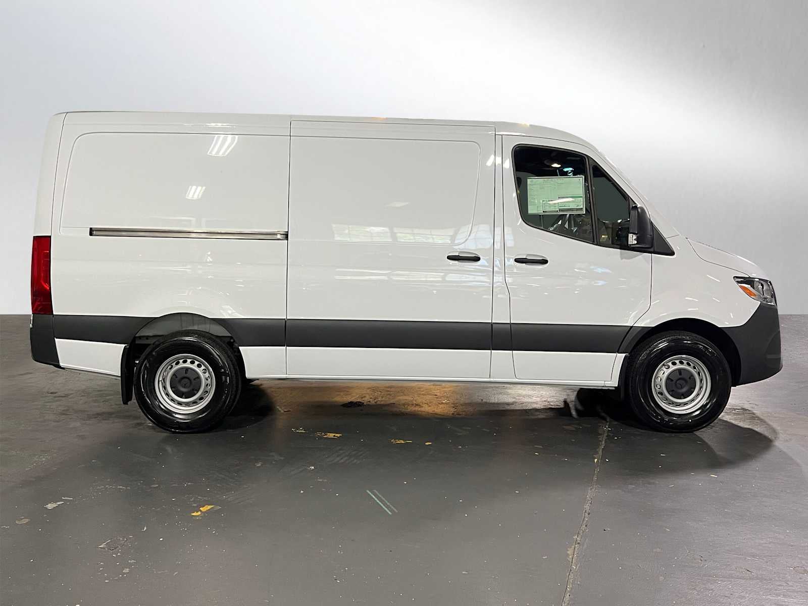 2026 Mercedes-Benz Sprinter 2500 Standard Roof I4 Diesel 144 RWD