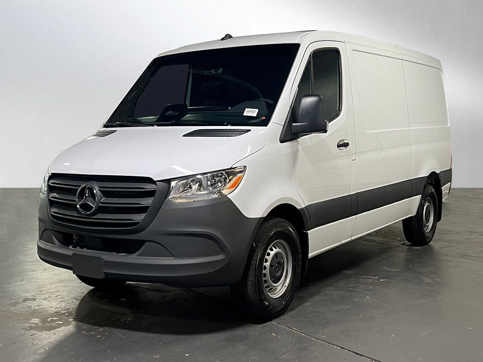 2026 Mercedes-Benz Sprinter 2500 Standard Roof I4 Diesel 144 RWD