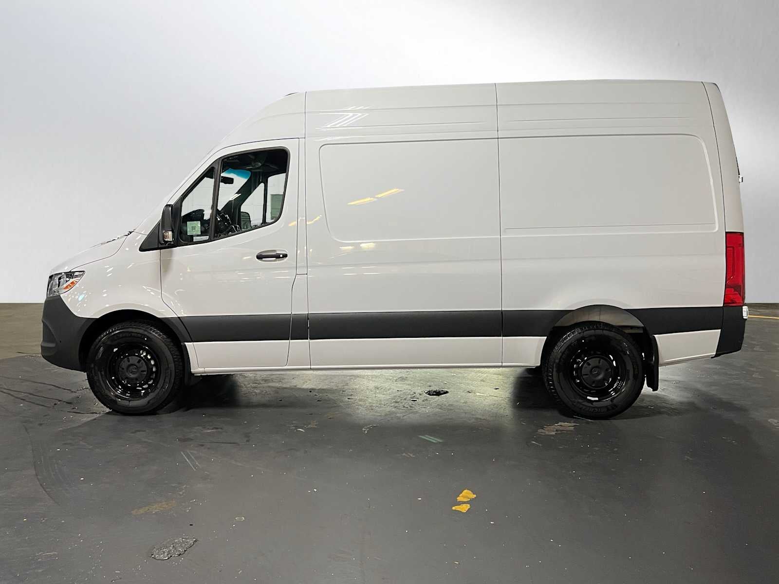 2026 Mercedes-Benz Sprinter 2500 Standard Roof I4 Diesel 144 RWD