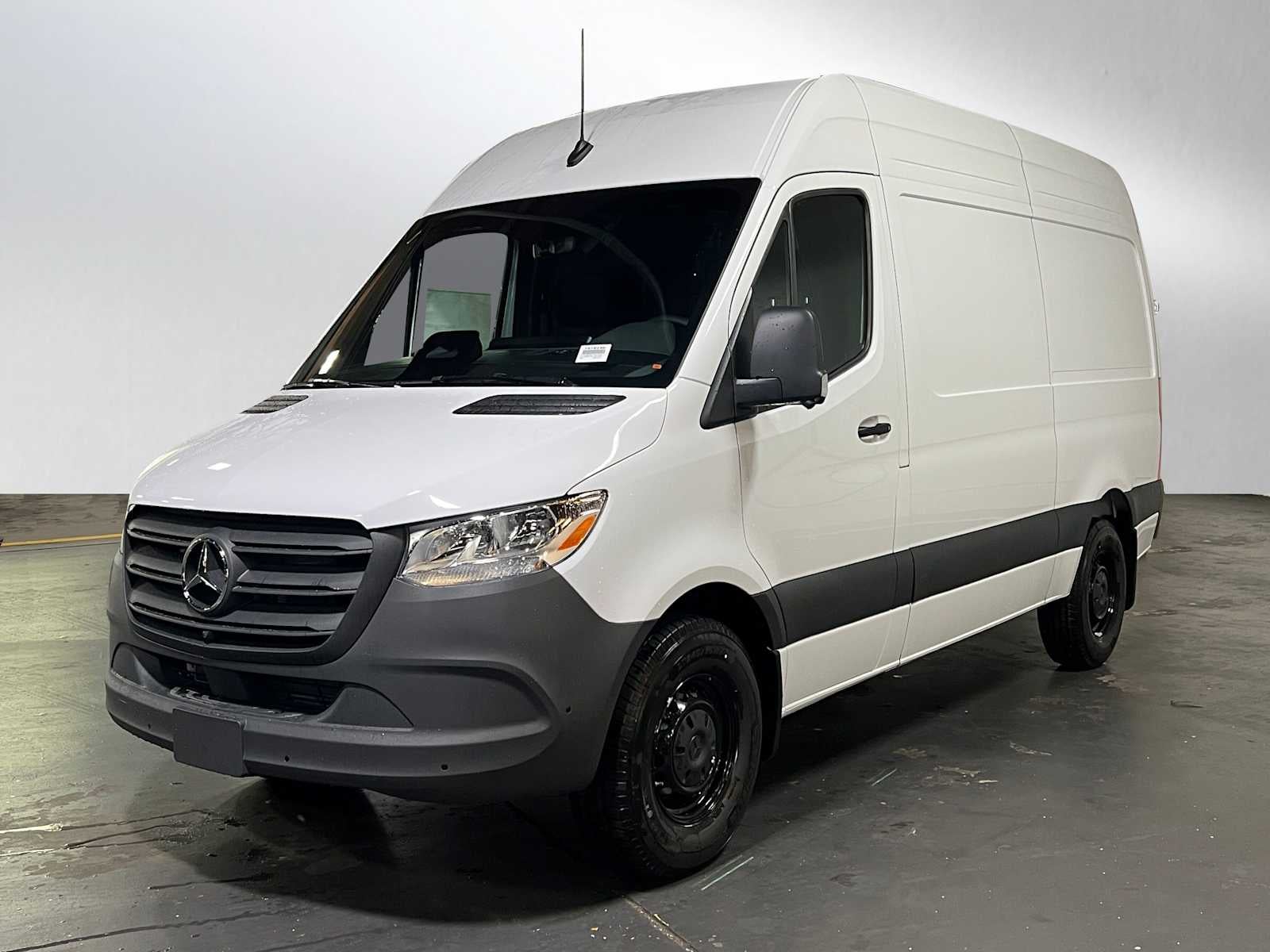 2026 Mercedes-Benz Sprinter 2500 Standard Roof I4 Diesel 144 RWD