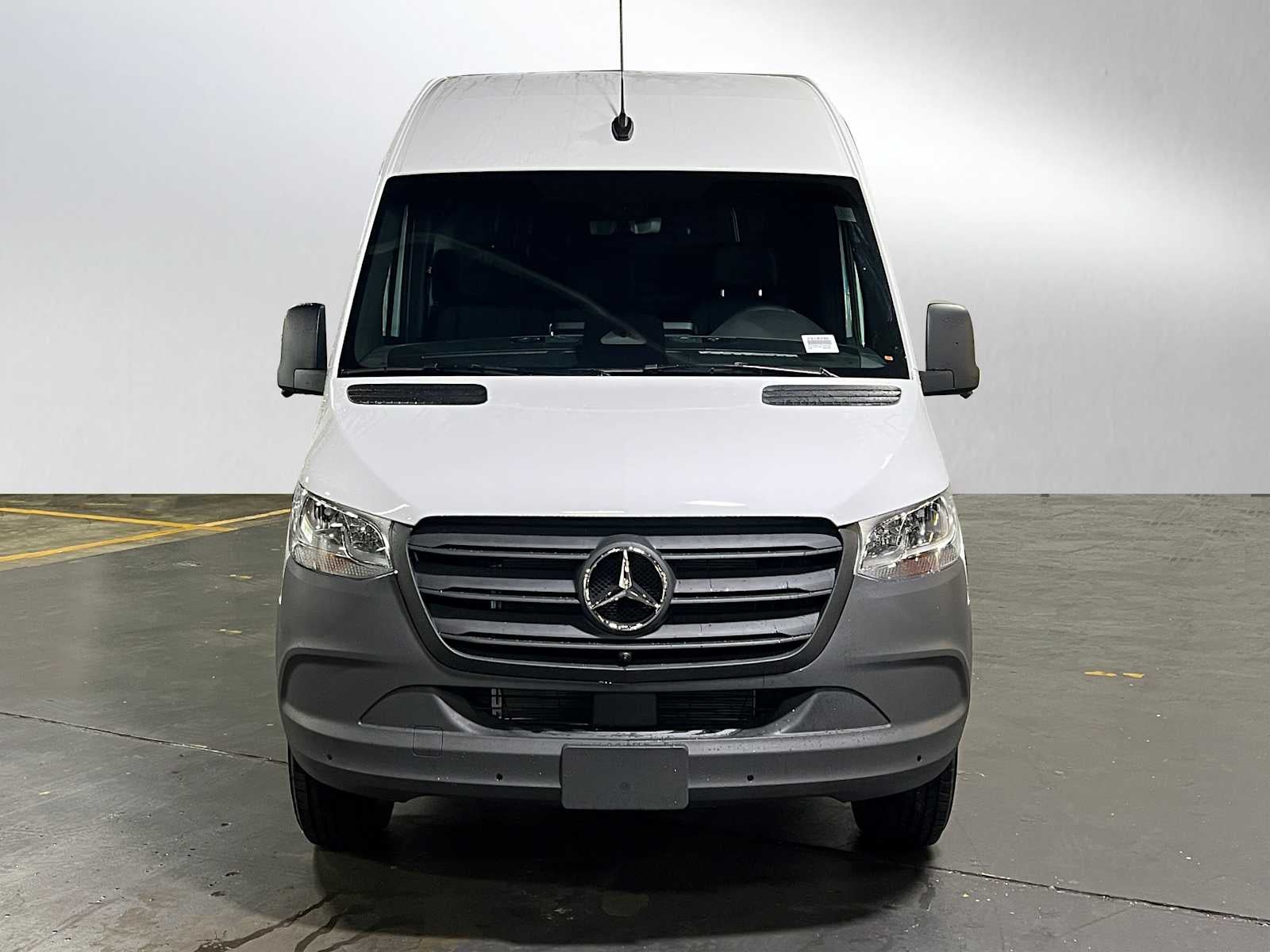 2026 Mercedes-Benz Sprinter 2500 Standard Roof I4 Diesel 144 RWD