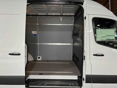 2026 Mercedes-Benz Sprinter 2500 Standard Roof I4 Diesel 144 RWD