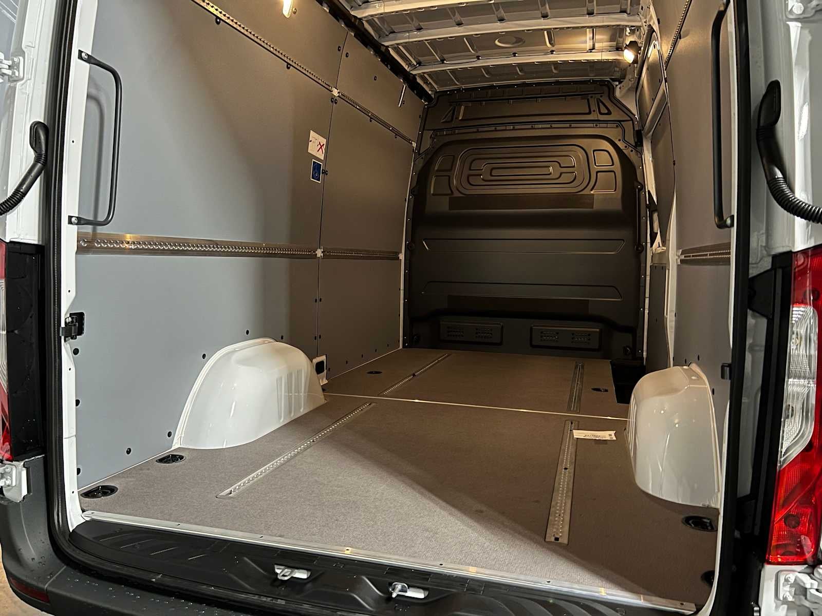 2026 Mercedes-Benz Sprinter 2500 Standard Roof I4 Diesel 144 RWD