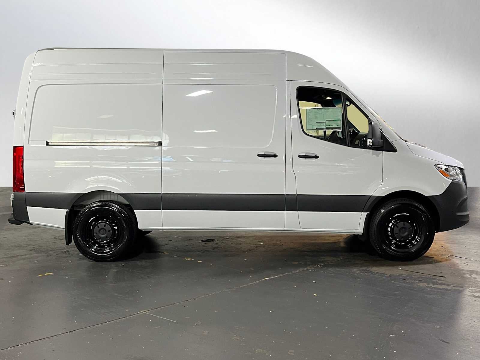2026 Mercedes-Benz Sprinter 2500 Standard Roof I4 Diesel 144 RWD