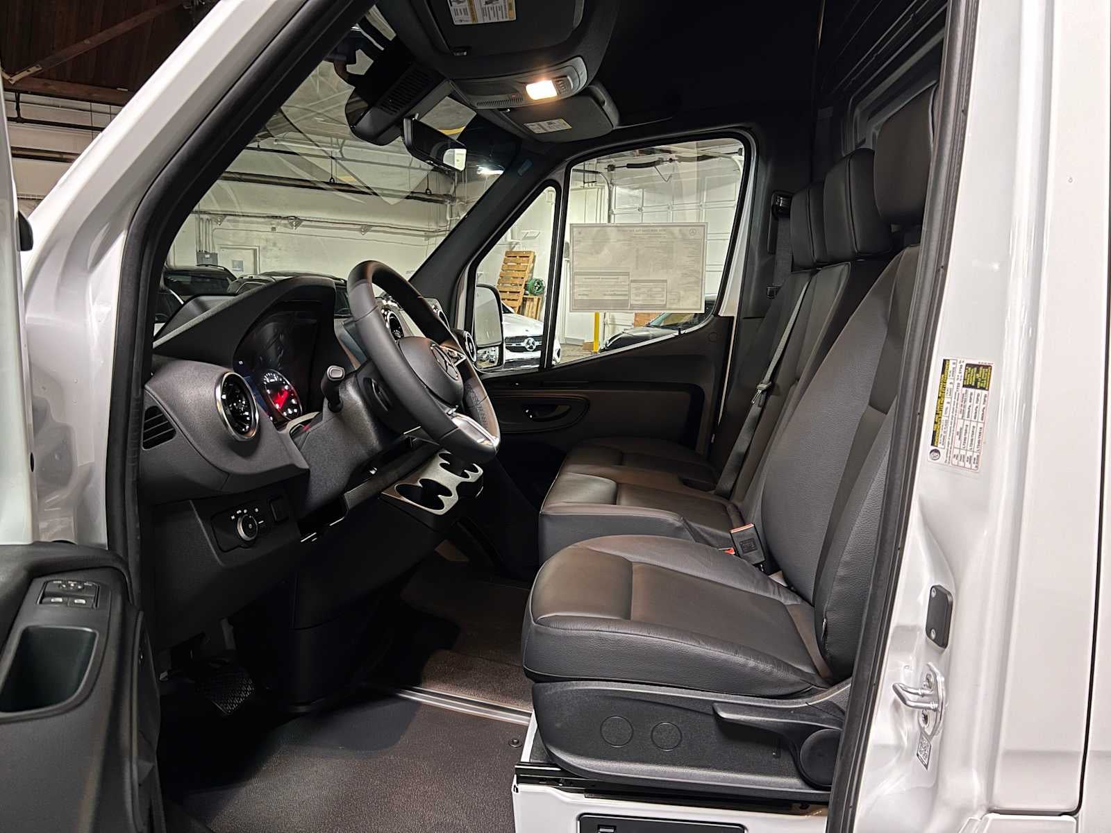 2026 Mercedes-Benz Sprinter 2500 Standard Roof I4 Diesel 144 RWD