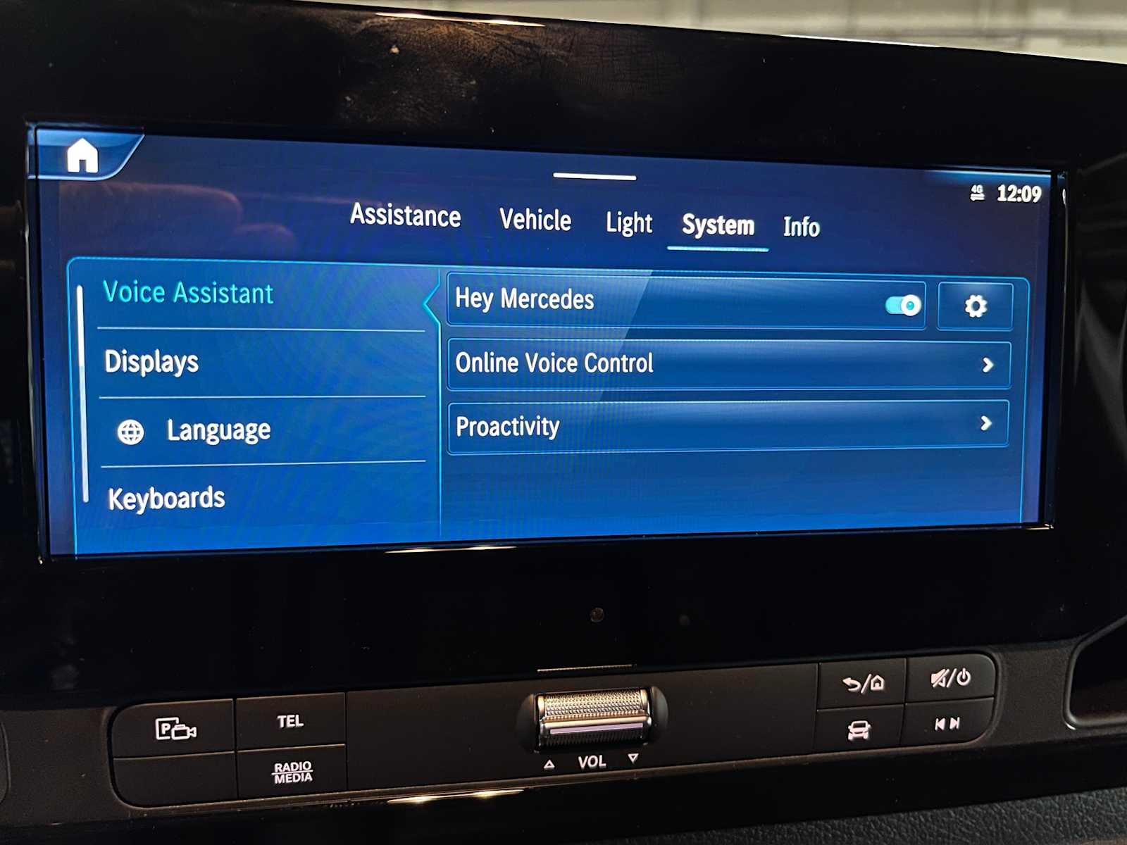 2026 Mercedes-Benz Sprinter 2500 Standard Roof I4 Diesel 144 RWD