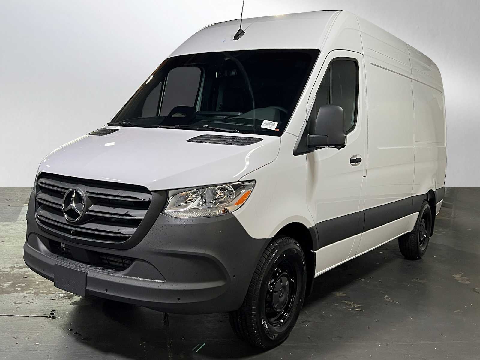 2026 Mercedes-Benz Sprinter 2500 Standard Roof I4 Diesel 144 RWD