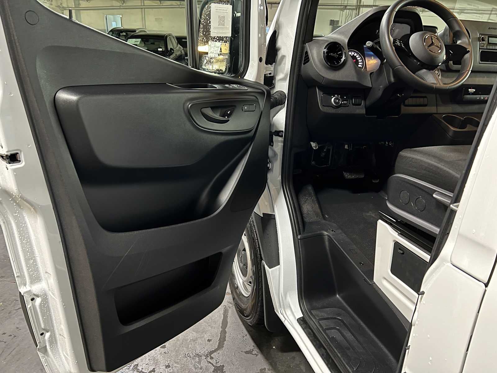 2025 Mercedes-Benz Sprinter Cargo Van 2500 Standard Roof I4 Diesel 144 RWD