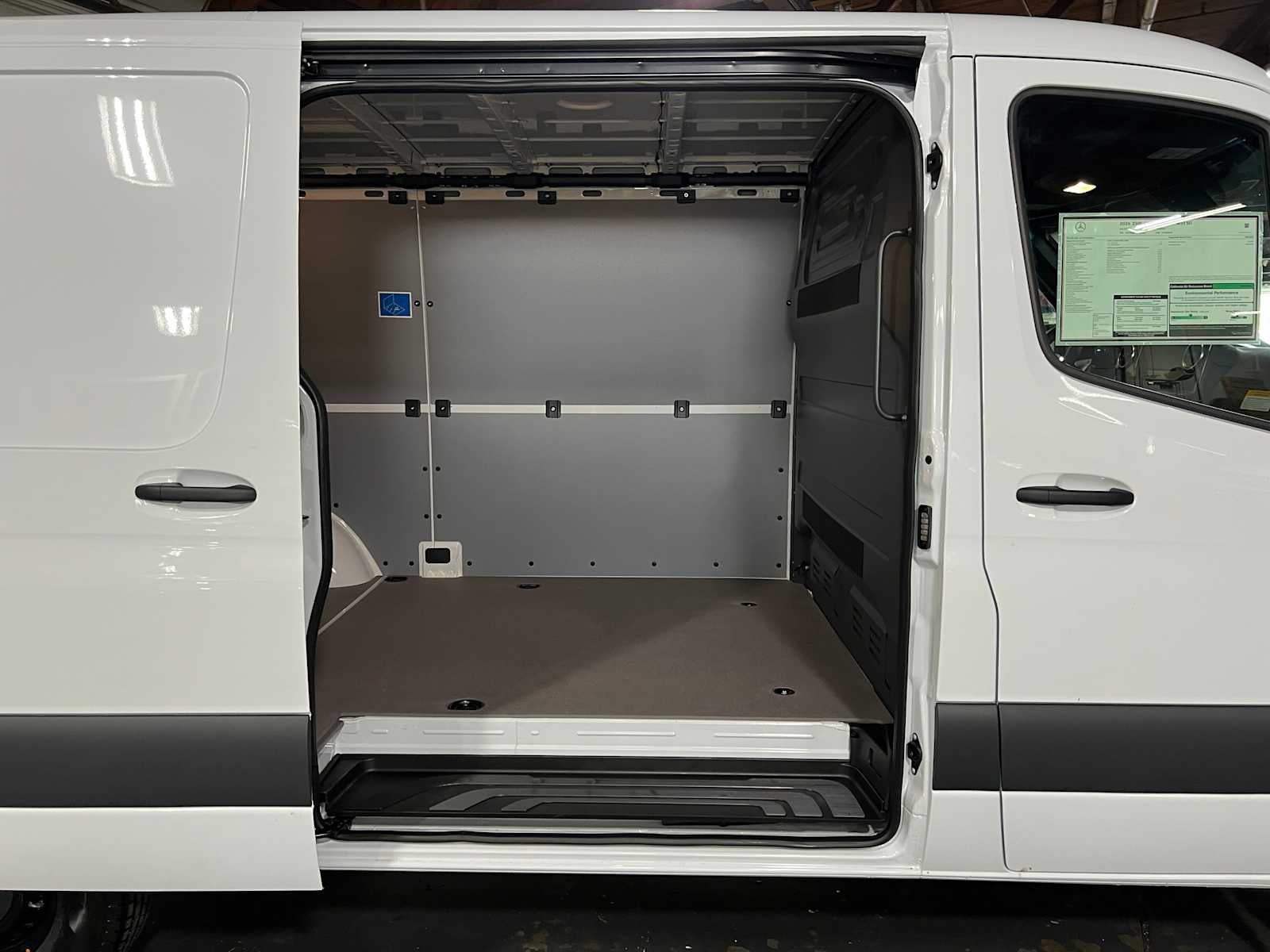 2026 Mercedes-Benz Sprinter 2500 Standard Roof I4 Diesel 144 RWD