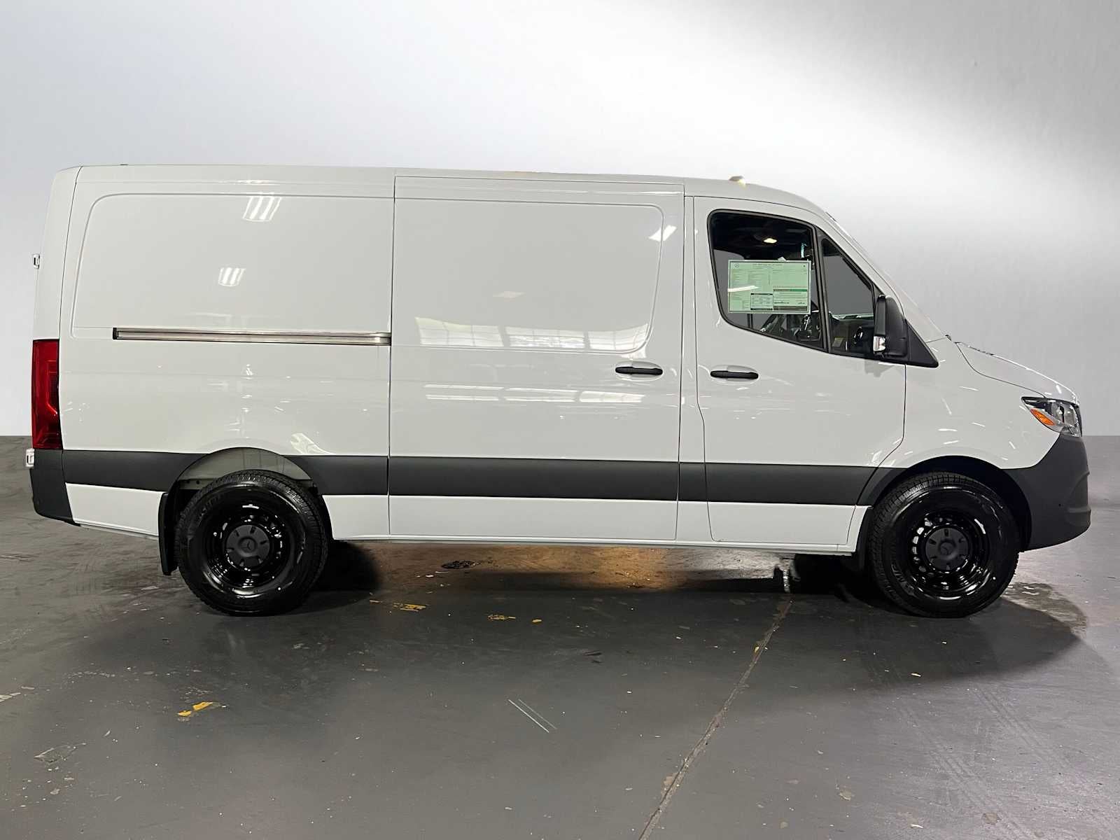 2026 Mercedes-Benz Sprinter 2500 Standard Roof I4 Diesel 144 RWD
