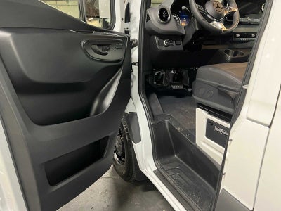 2026 Mercedes-Benz Sprinter 2500 Standard Roof I4 Diesel 144 RWD