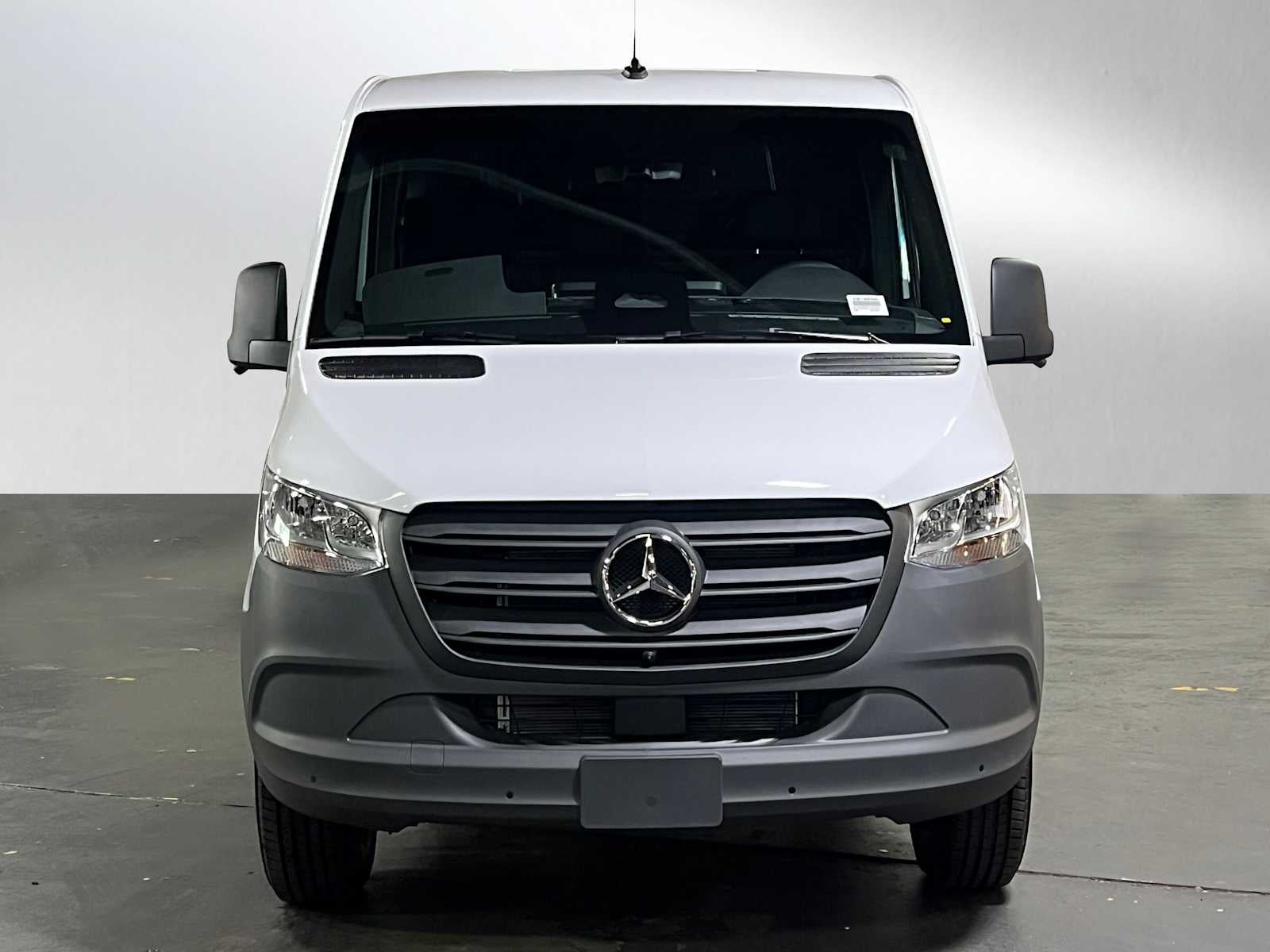 2026 Mercedes-Benz Sprinter 2500 Standard Roof I4 Diesel 144 RWD