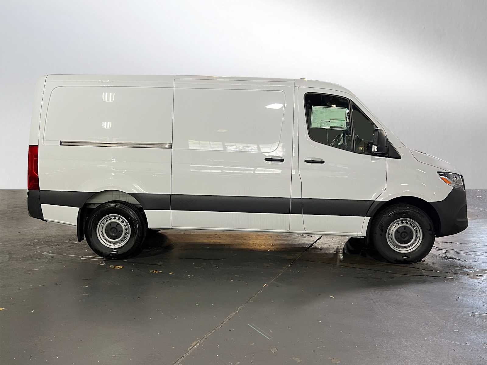 2026 Mercedes-Benz Sprinter 2500 Standard Roof I4 Diesel 144 RWD