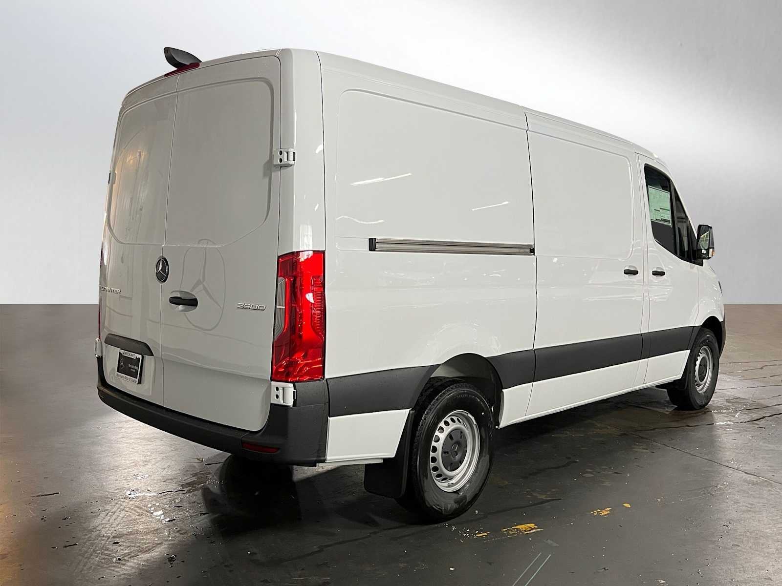 2026 Mercedes-Benz Sprinter 2500 Standard Roof I4 Diesel 144 RWD