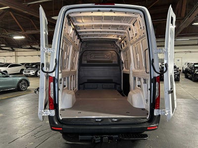 2025 Mercedes-Benz Sprinter Cargo Van 2500 Standard Roof I4 Diesel 144" RWD