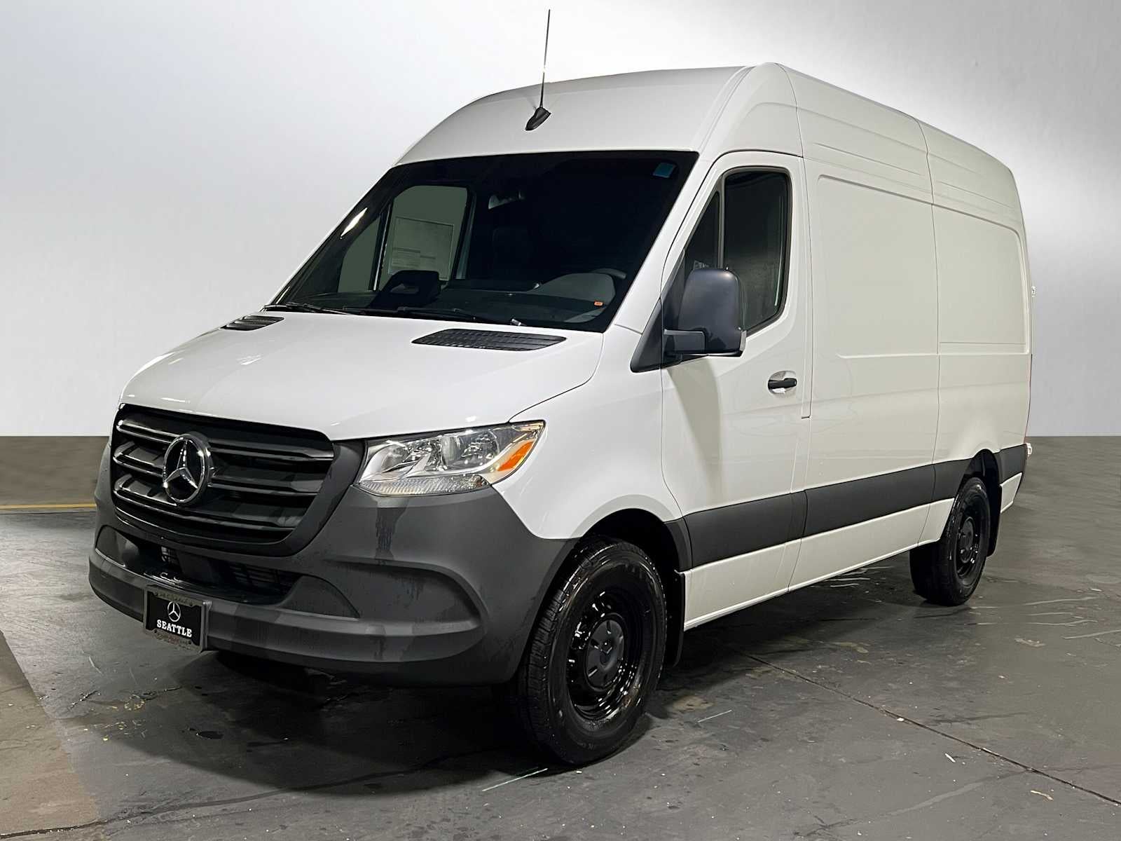 2025 Mercedes-Benz Sprinter Cargo Van 2500 Standard Roof I4 Diesel 144" RWD