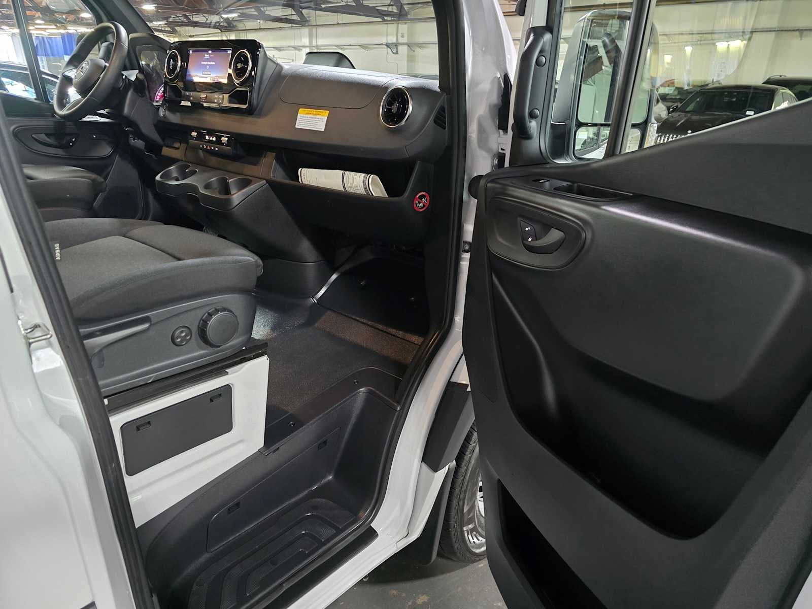 2025 Mercedes-Benz Sprinter Cargo Van 2500 Standard Roof I4 Diesel 144 RWD