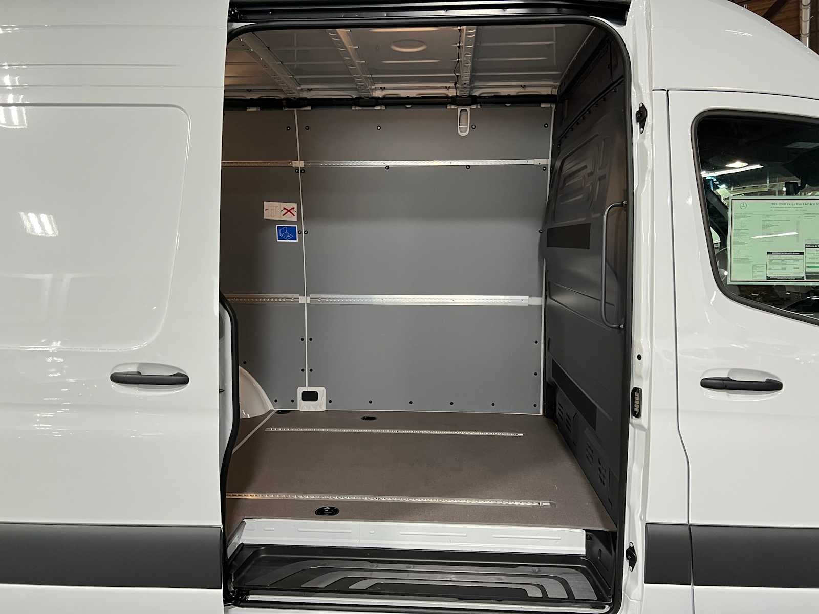 2026 Mercedes-Benz Sprinter 2500 Standard Roof I4 Diesel 144 RWD