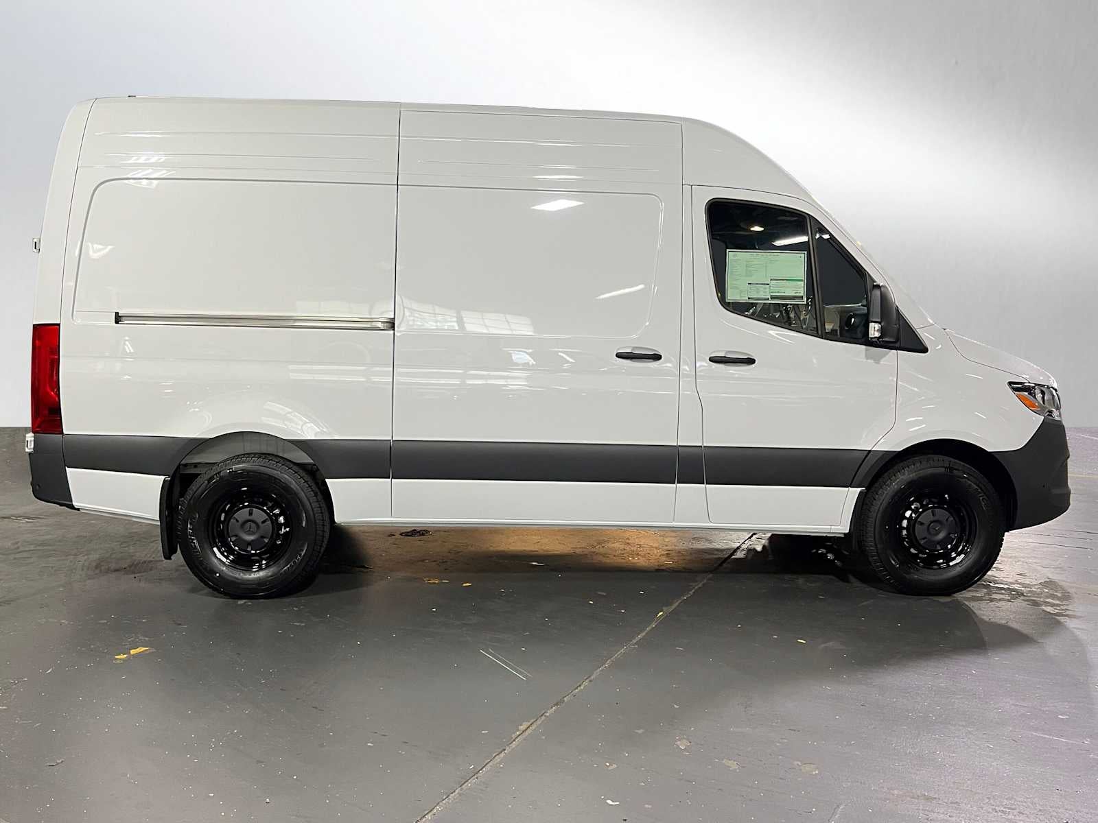 2026 Mercedes-Benz Sprinter 2500 Standard Roof I4 Diesel 144 RWD