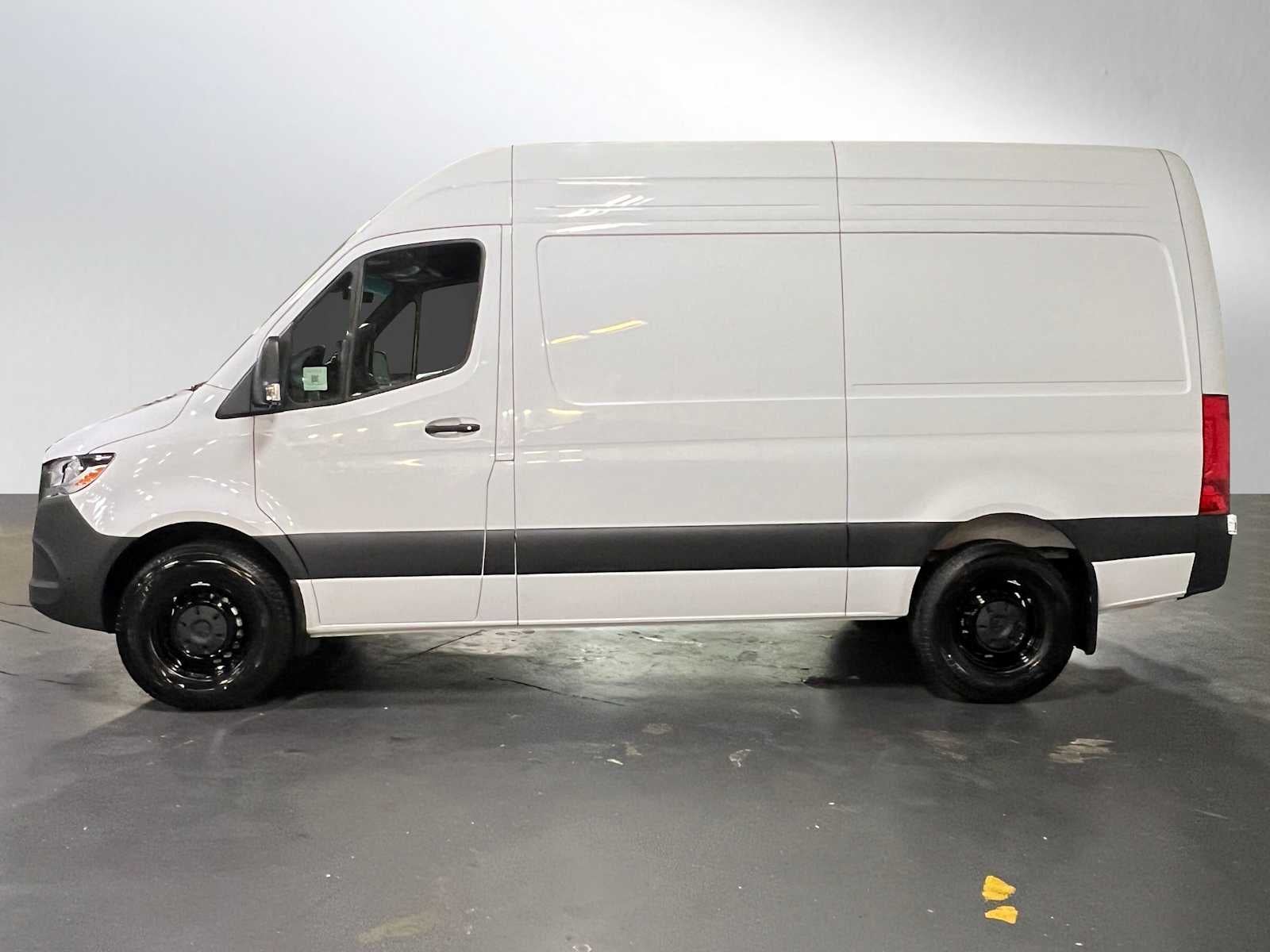 2026 Mercedes-Benz Sprinter 2500 Standard Roof I4 Diesel 144 RWD