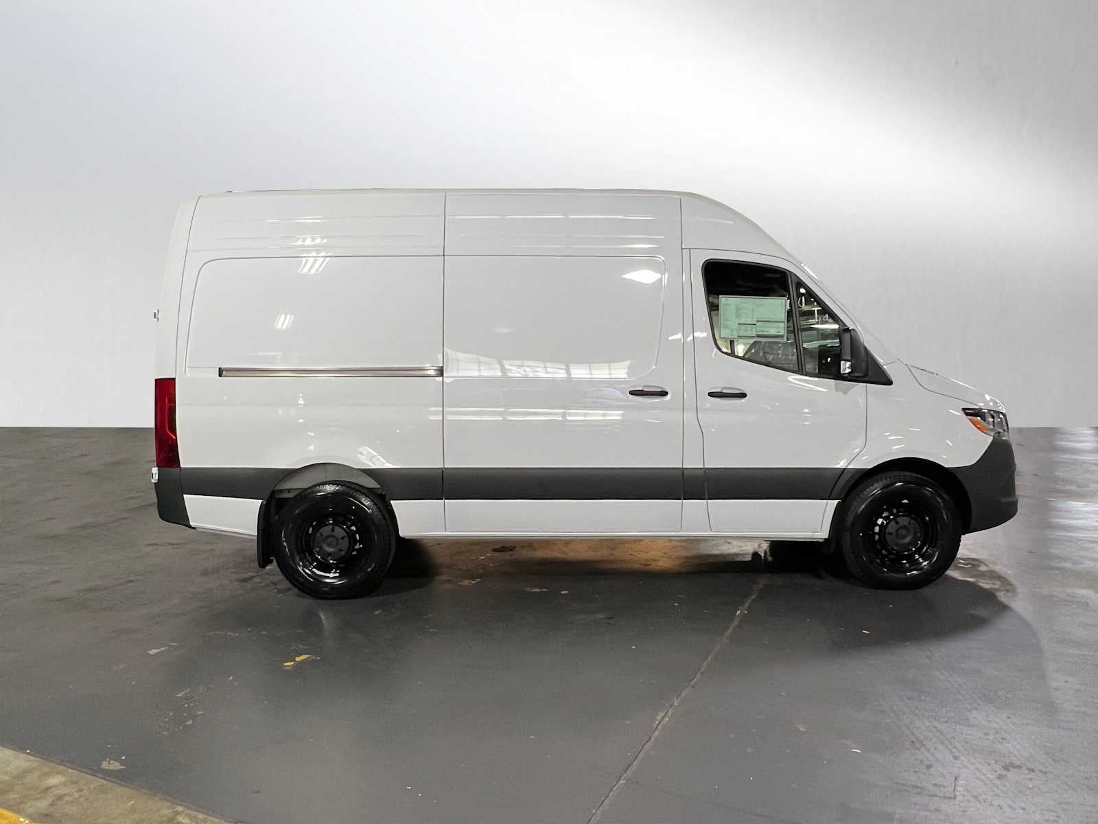 2026 Mercedes-Benz Sprinter 2500 Standard Roof I4 Diesel 144 RWD