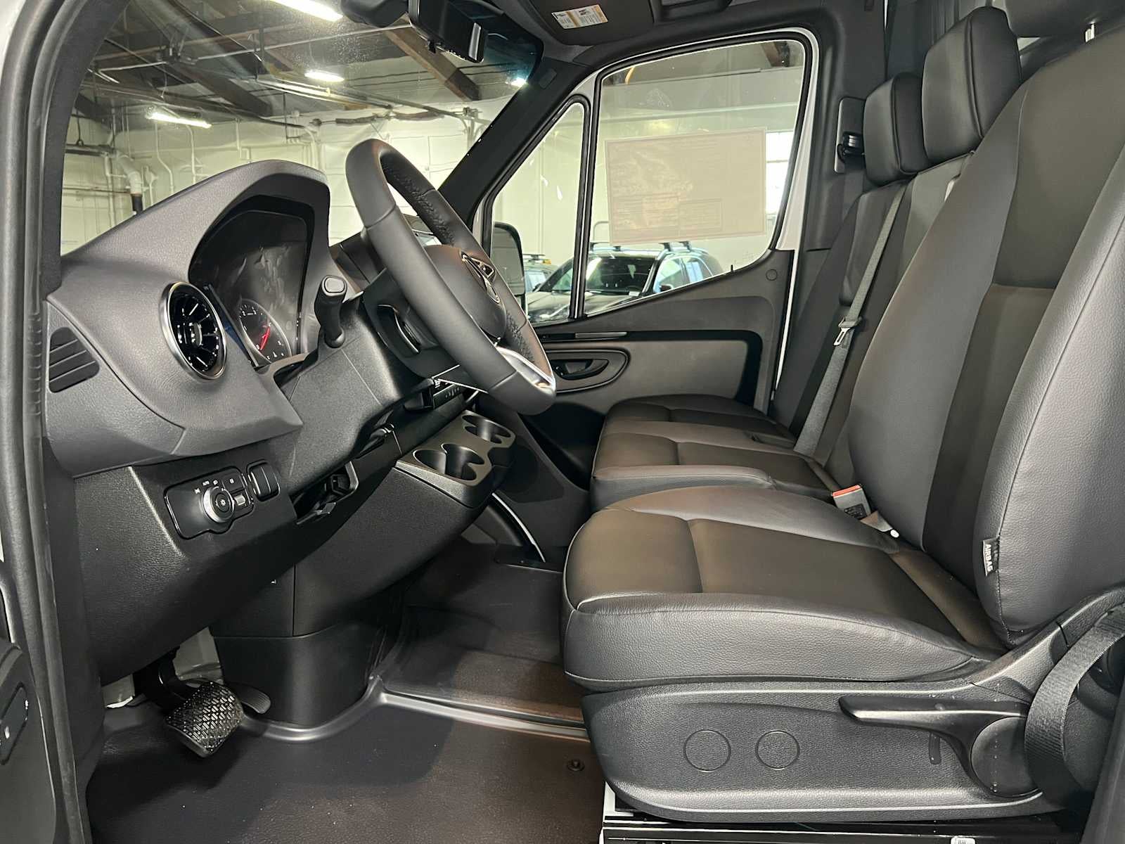 2026 Mercedes-Benz Sprinter 2500 Standard Roof I4 Diesel 144 RWD