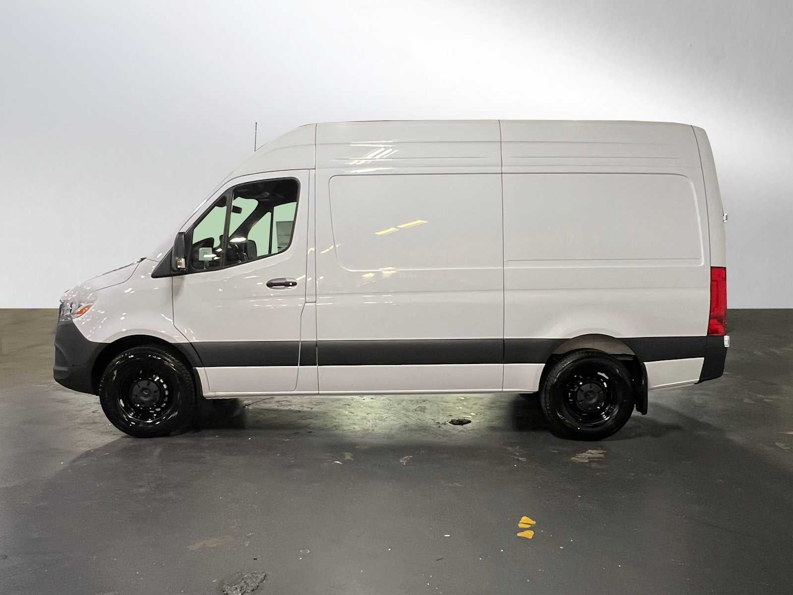 2026 Mercedes-Benz Sprinter 2500 Standard Roof I4 Diesel 144 RWD